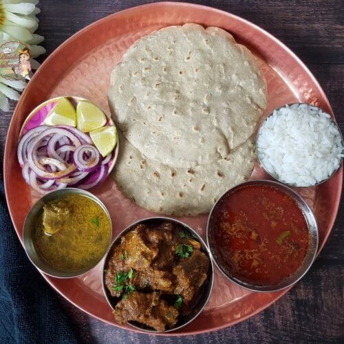 Kolhapuri Danka (Tambda Rassa, Pandhra Rassa, Sukha Chicken / Mutton 2 Pc Bhakri Rice, Onion, Lemon, Extra Mutton)